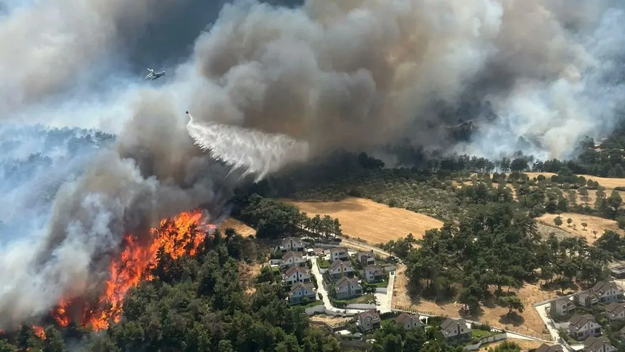 Bakan Yumaklı; 'Çanakkale yangını büyük ölçüde kontrol altında'