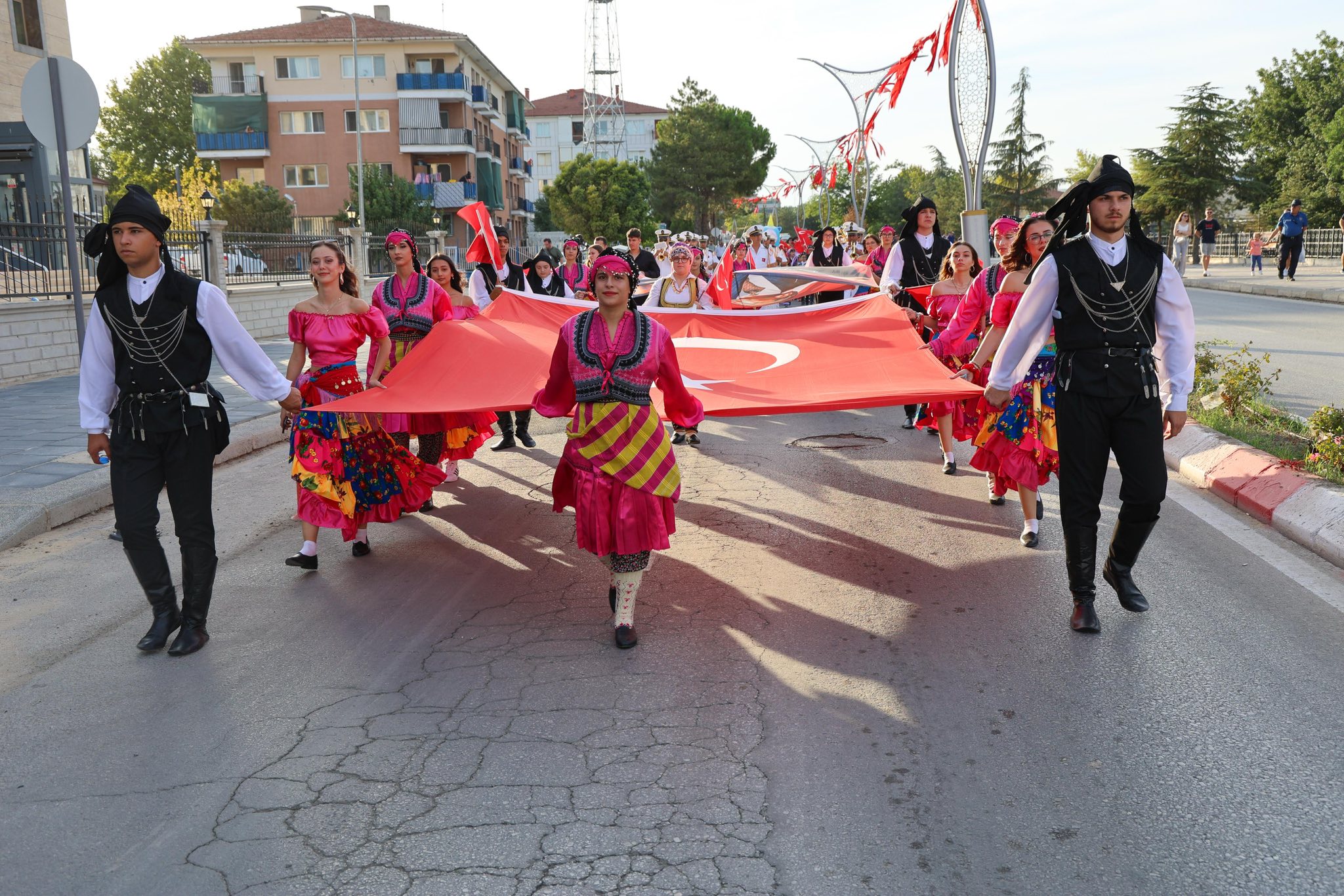 Havsa'da festival, renkli görüntülerle başladı