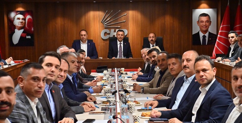 CHP İstanbul İl Yönetimi görevden alındı