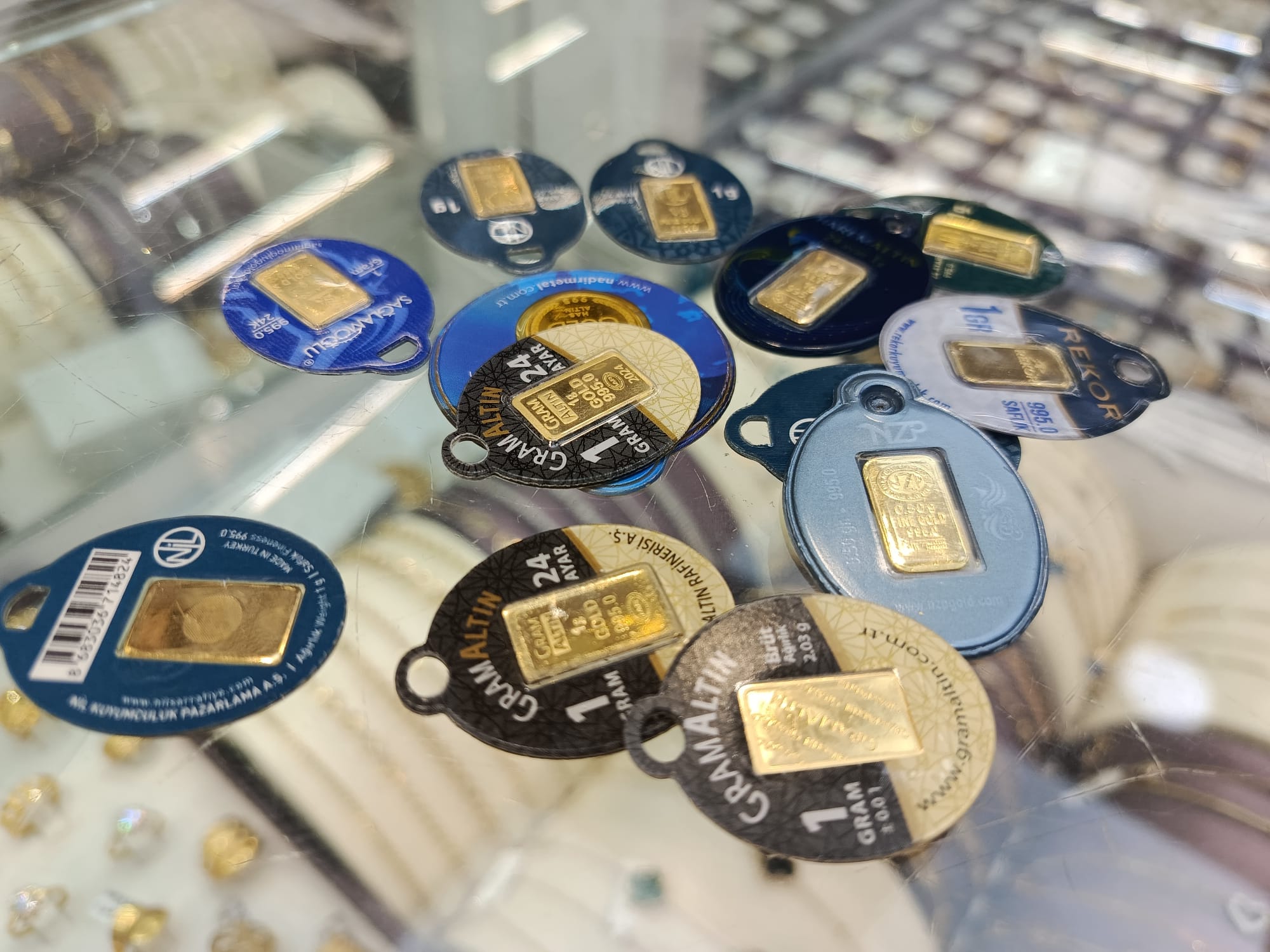 Altın yüksekten uçuyor