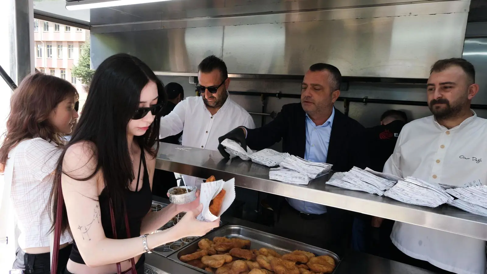 Belediyeden öğrencilere 'hoş geldin' ikramı