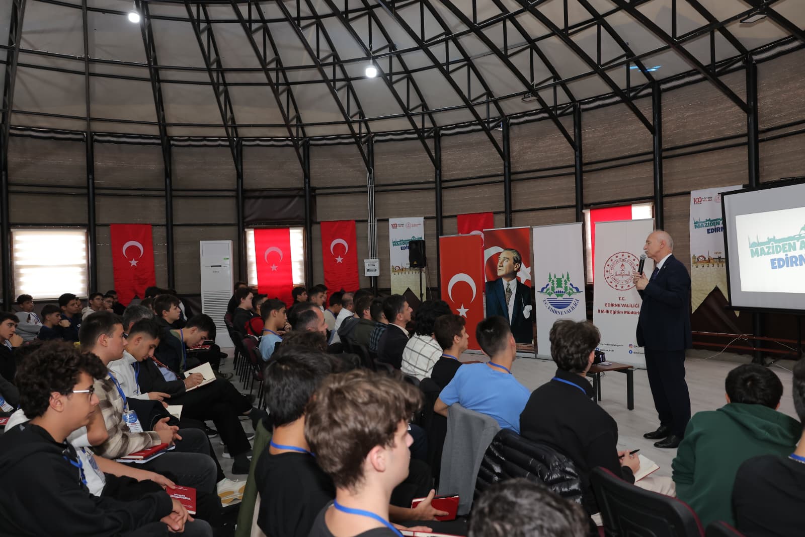 'Maziden Atiye'de ilk ders Rektör Hatipler'den