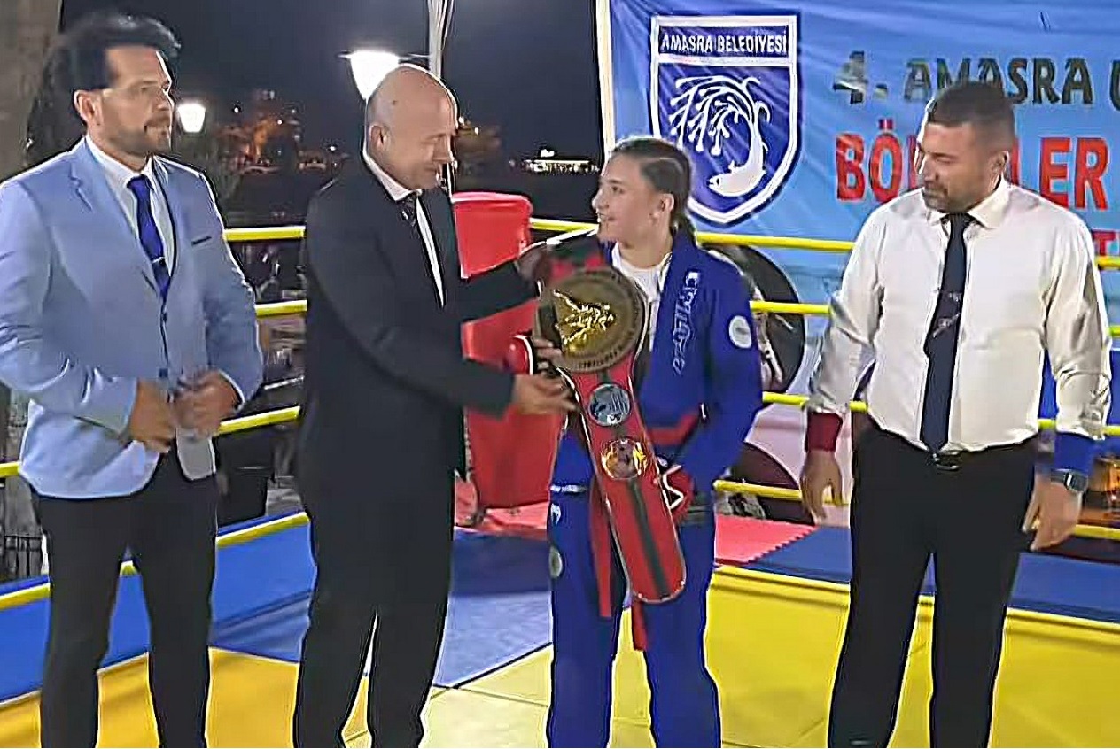 Trakya Üniversitesi Öğrencisi Erim’e altın kemer!