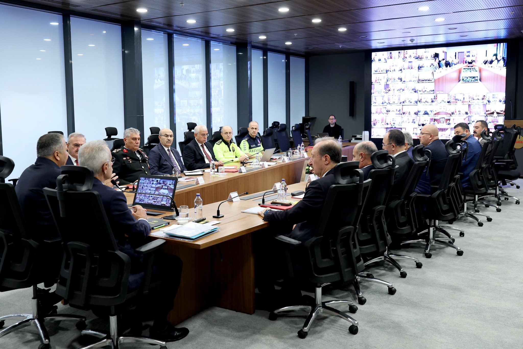 Trafikte yeni dönem: Levhalar sadeleşiyor, güvenlik artıyor