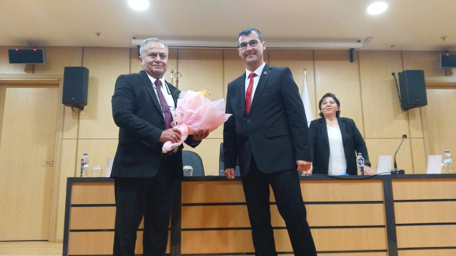 CHP Edirne Merkez ilçe mazbatasını aldı