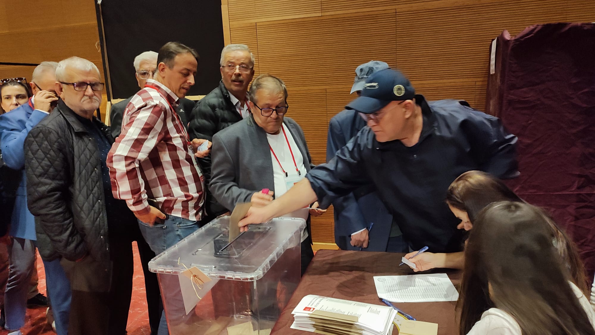 Kongrede 329 geçerli oy