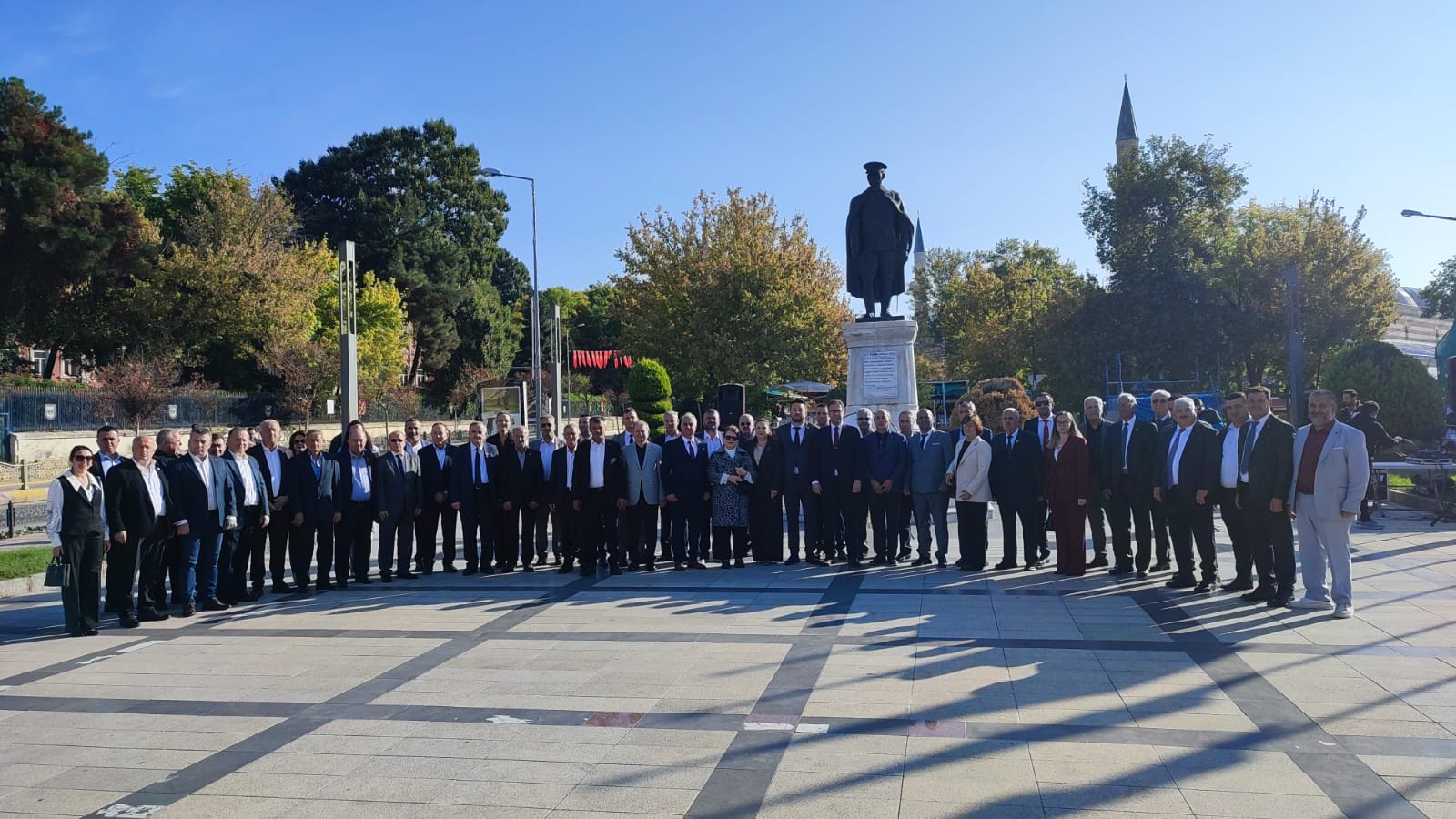 Demokrasinin temel taşı muhtarların günü!