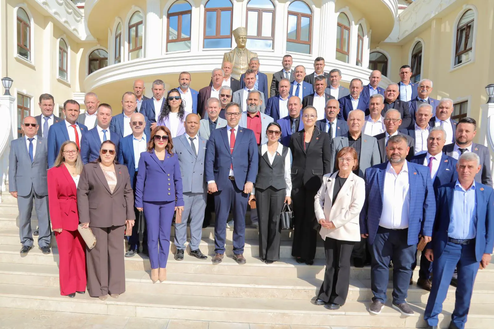 Belediyeden muhtarlarla dayanışma mesajı