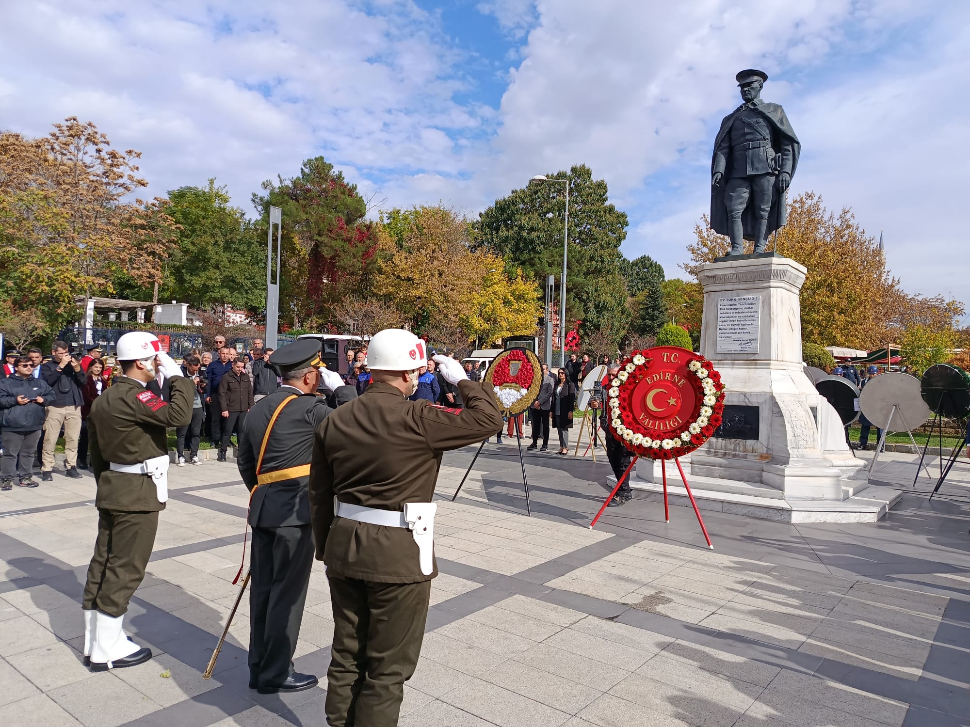 Cumhuriyet'in 102'nci yılı kutlamaları törenle başladı