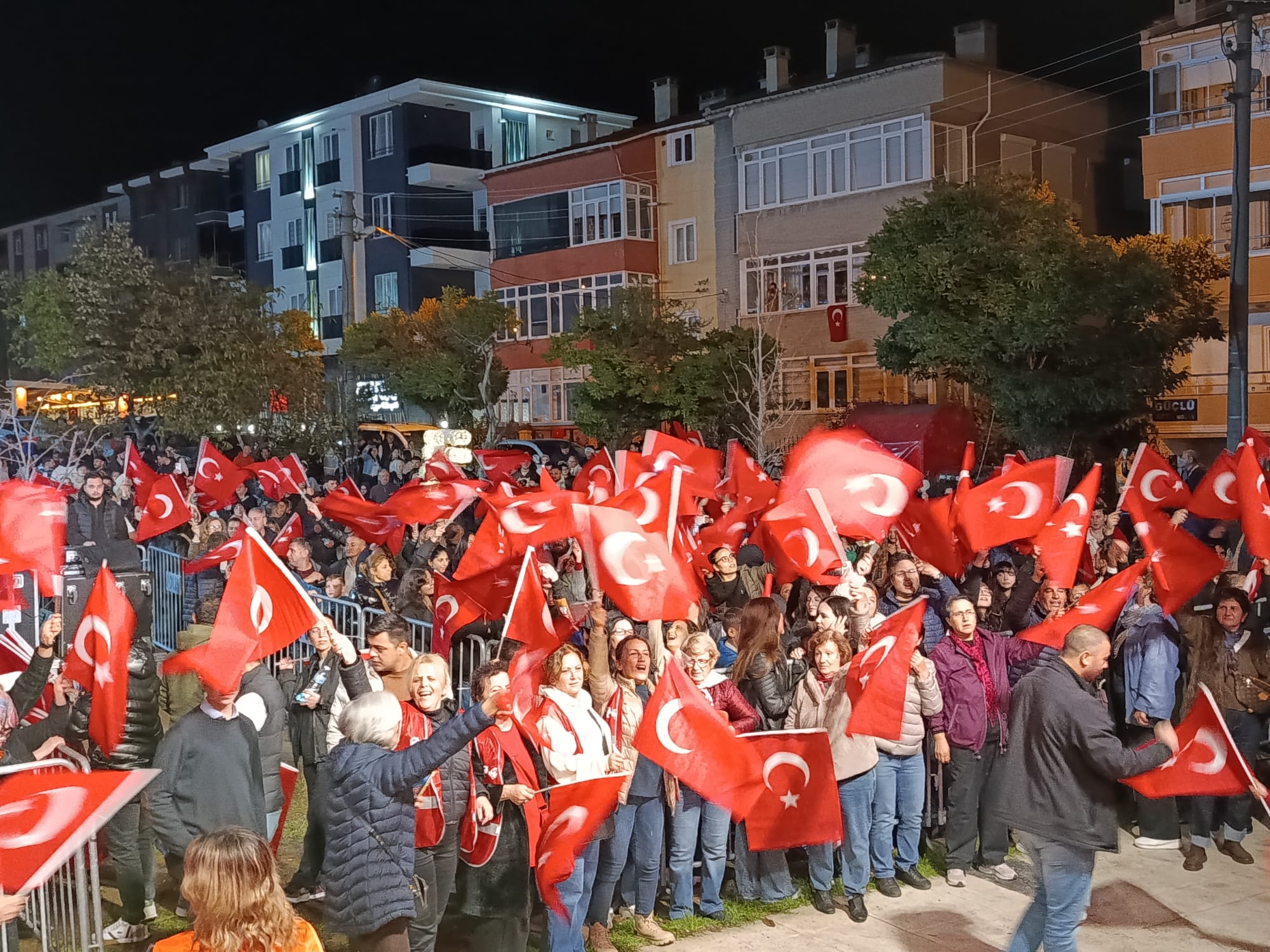 Doyasıya Cumhuriyet Bayramı kutlaması