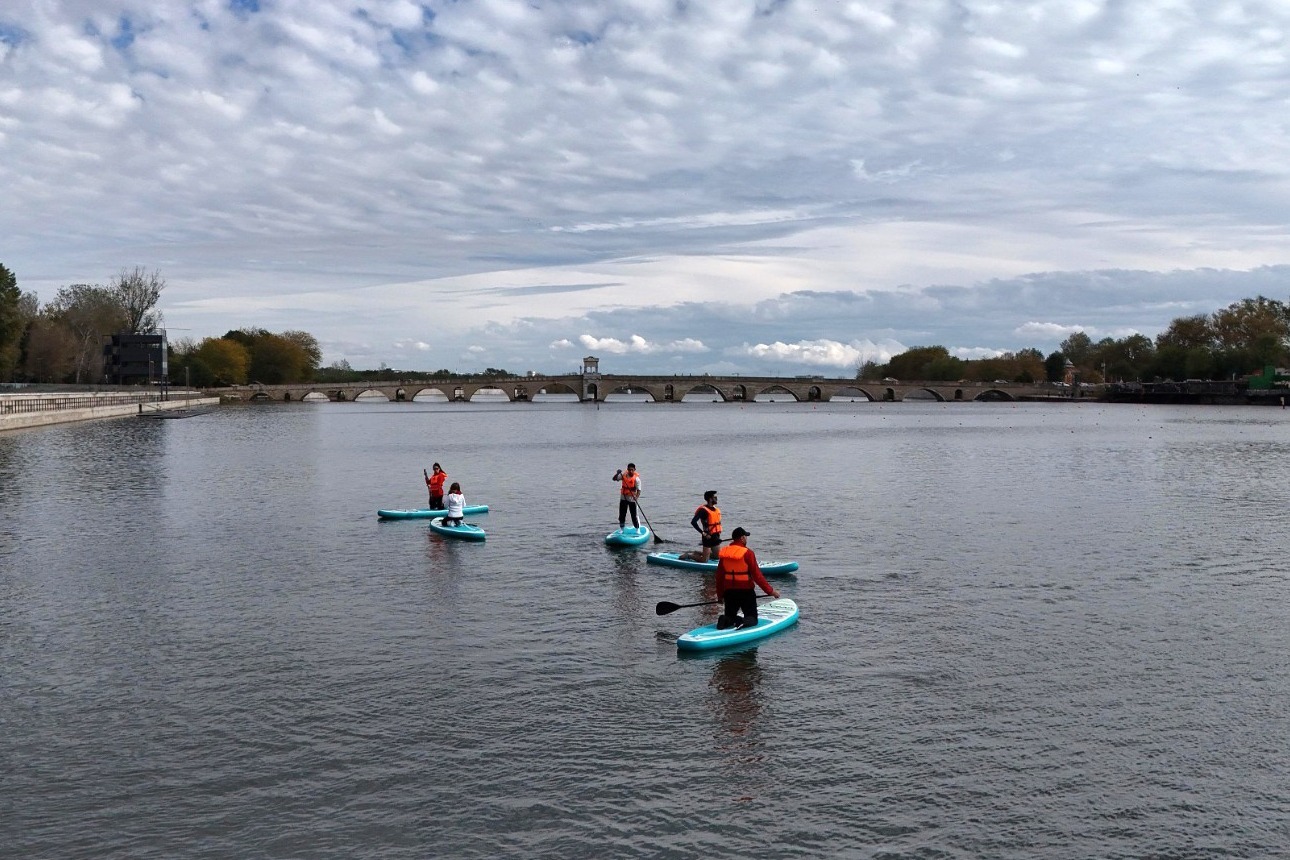 Küreklerle Cumhuriyet'e selam