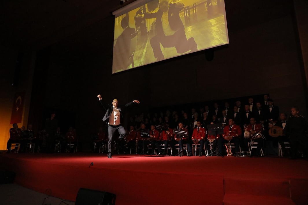 Ulu Önder'e melodilerle duygu dolu anma!