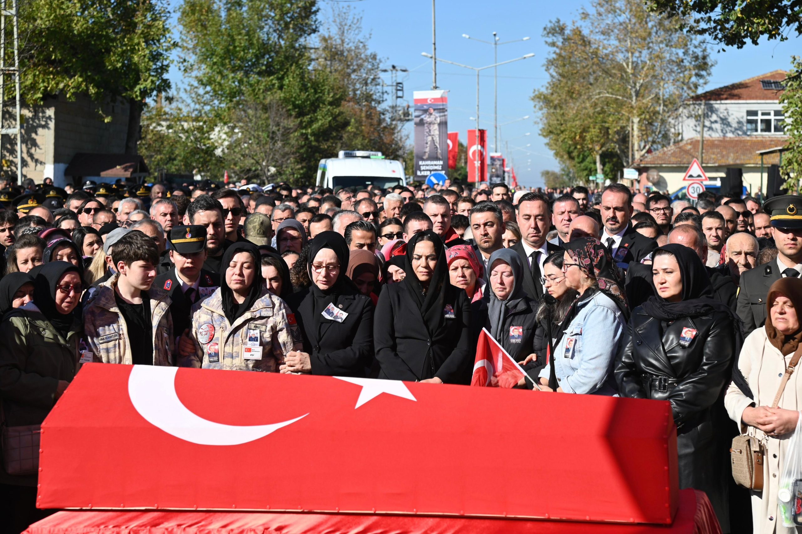 Trakya şehitlerine ağladı