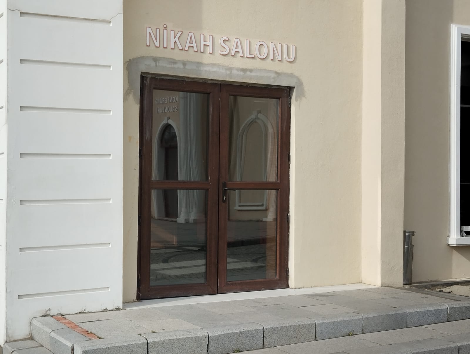 Bu özel günde salonlar boş kaldı!