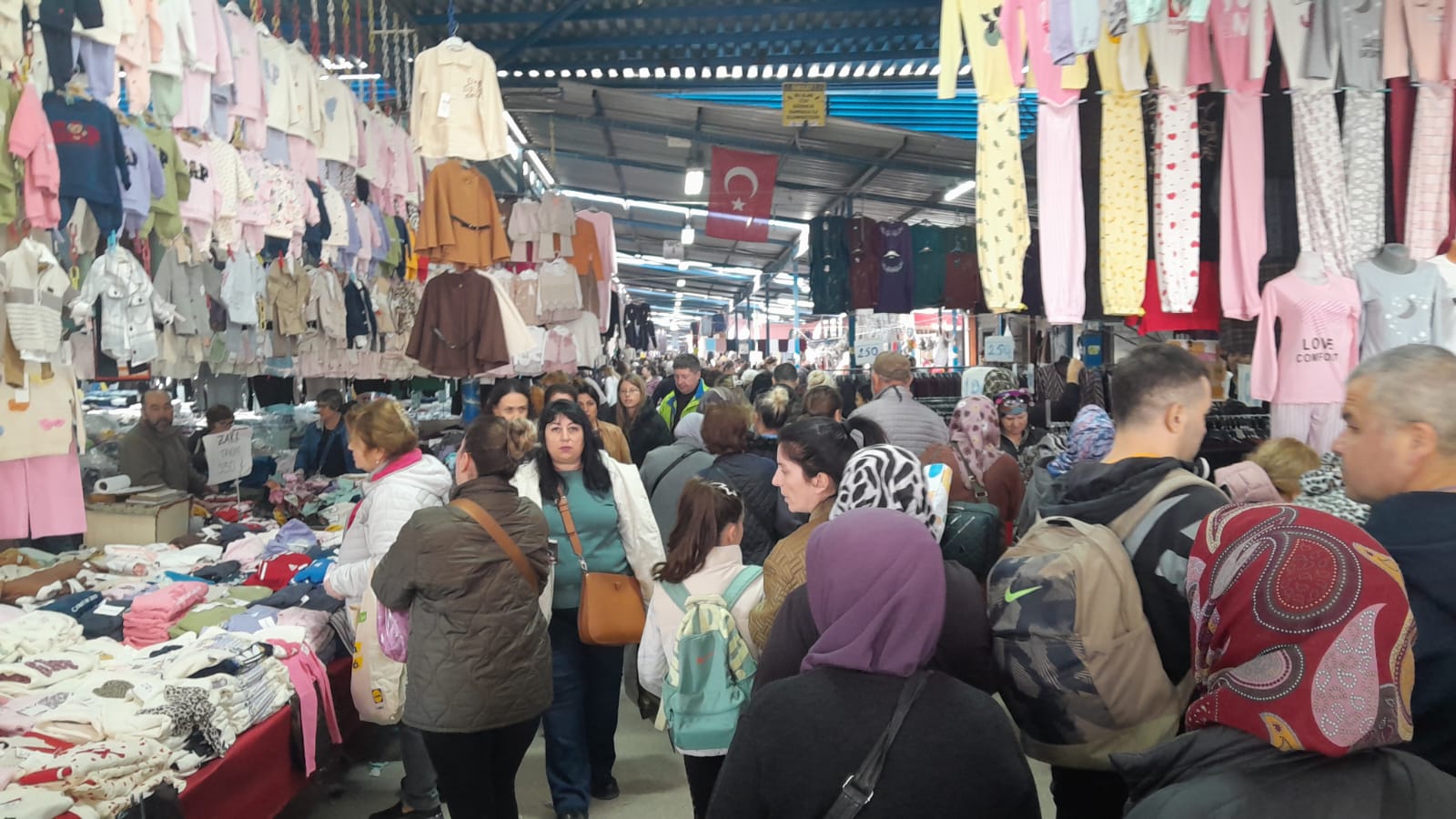 Ulus Pazar'na yoğun ilgi!