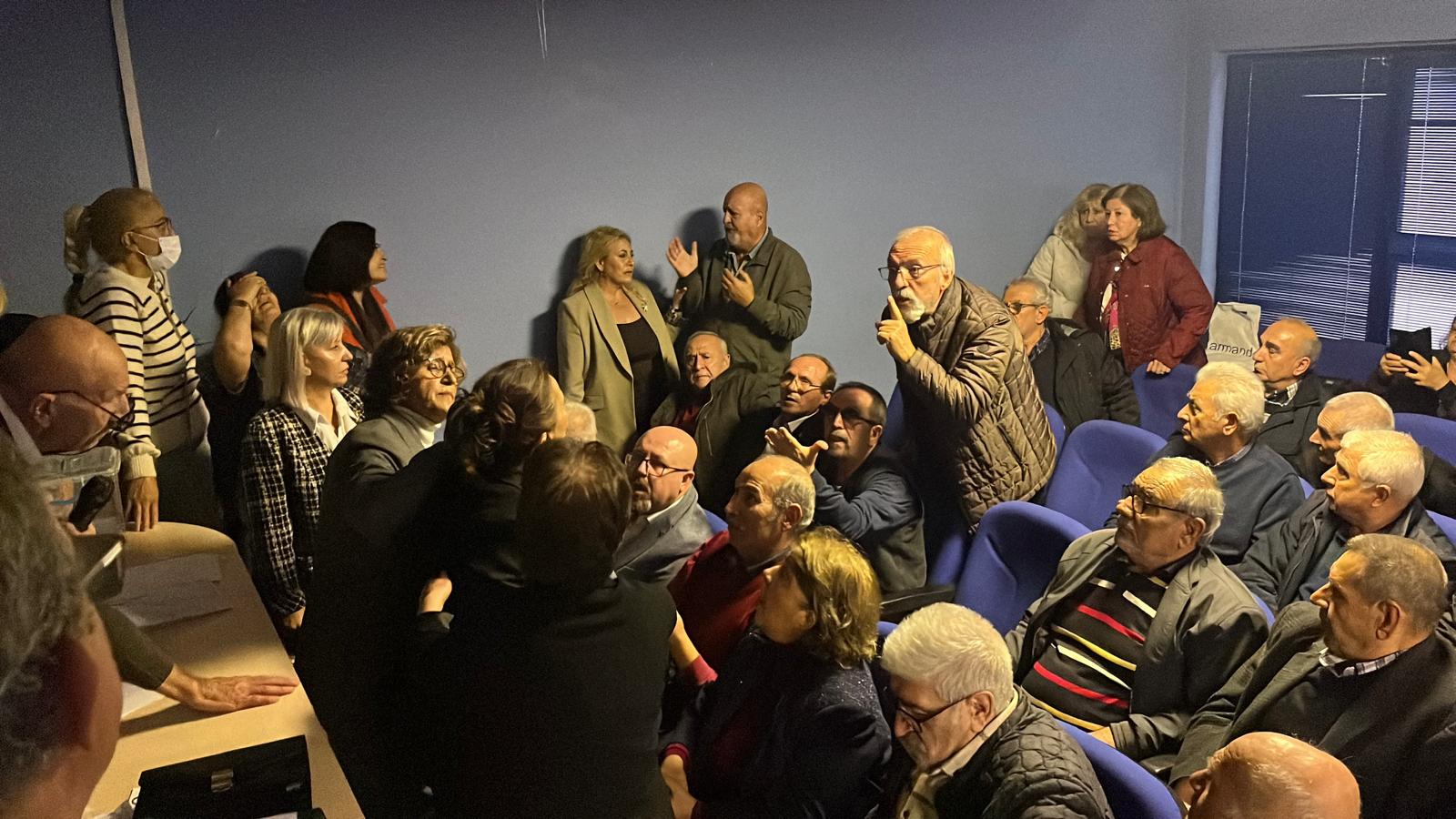 Genel kurulda 'çarşaf-blok liste' gerilimi