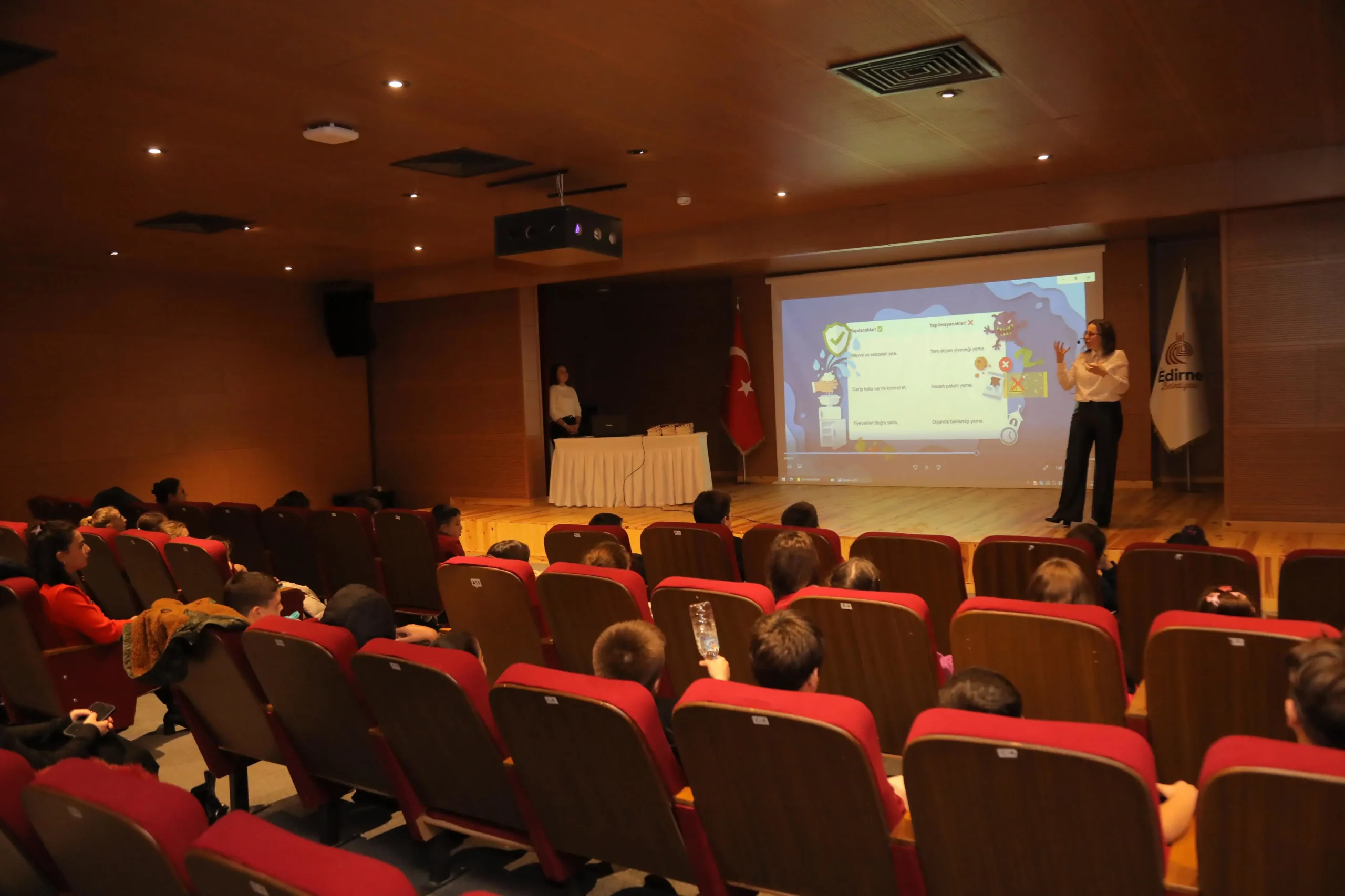 Öğrencilere 'Çocukluk Çağı Obezitesi' eğitimi