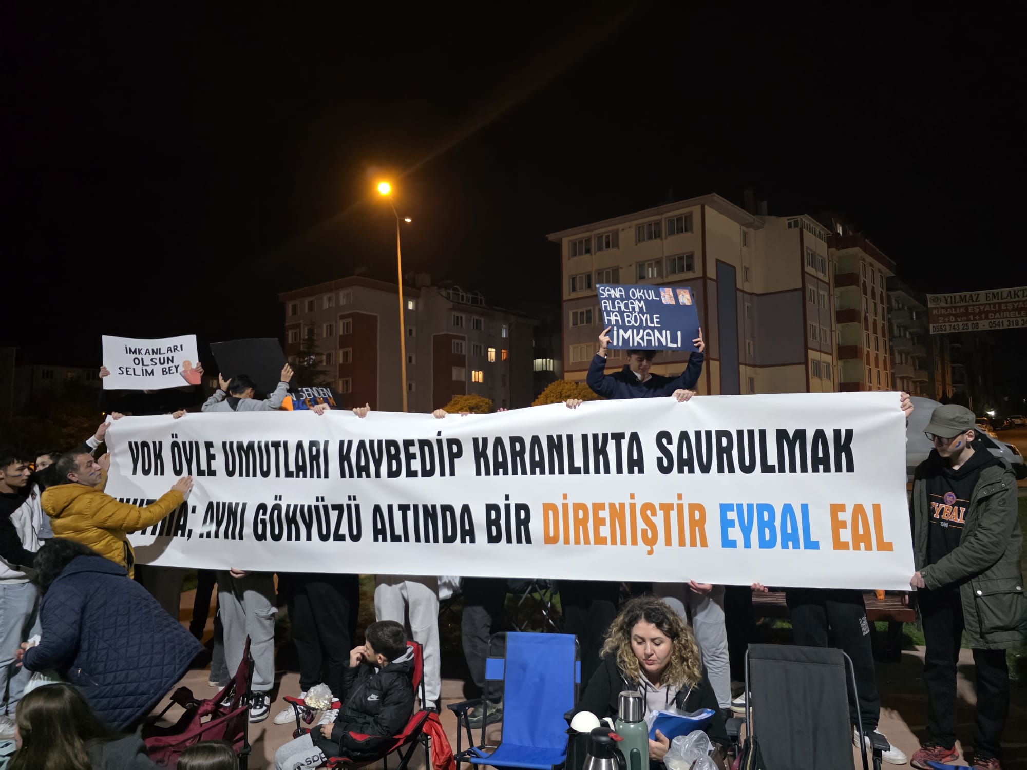 EYBAL öğrenci ve velilerinden 15 Temmuz Parkı'nda eylem