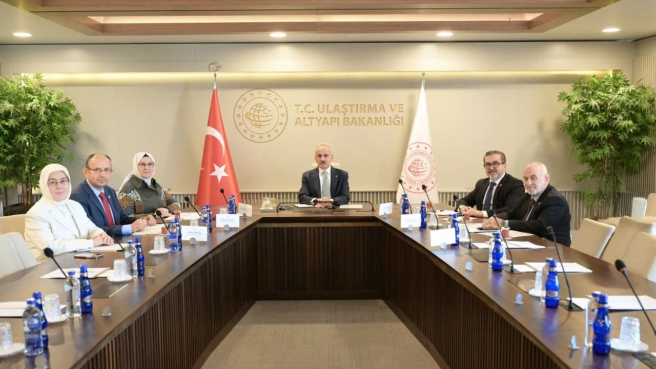 Çocukların dijital hakları sosyal medyada korunacak