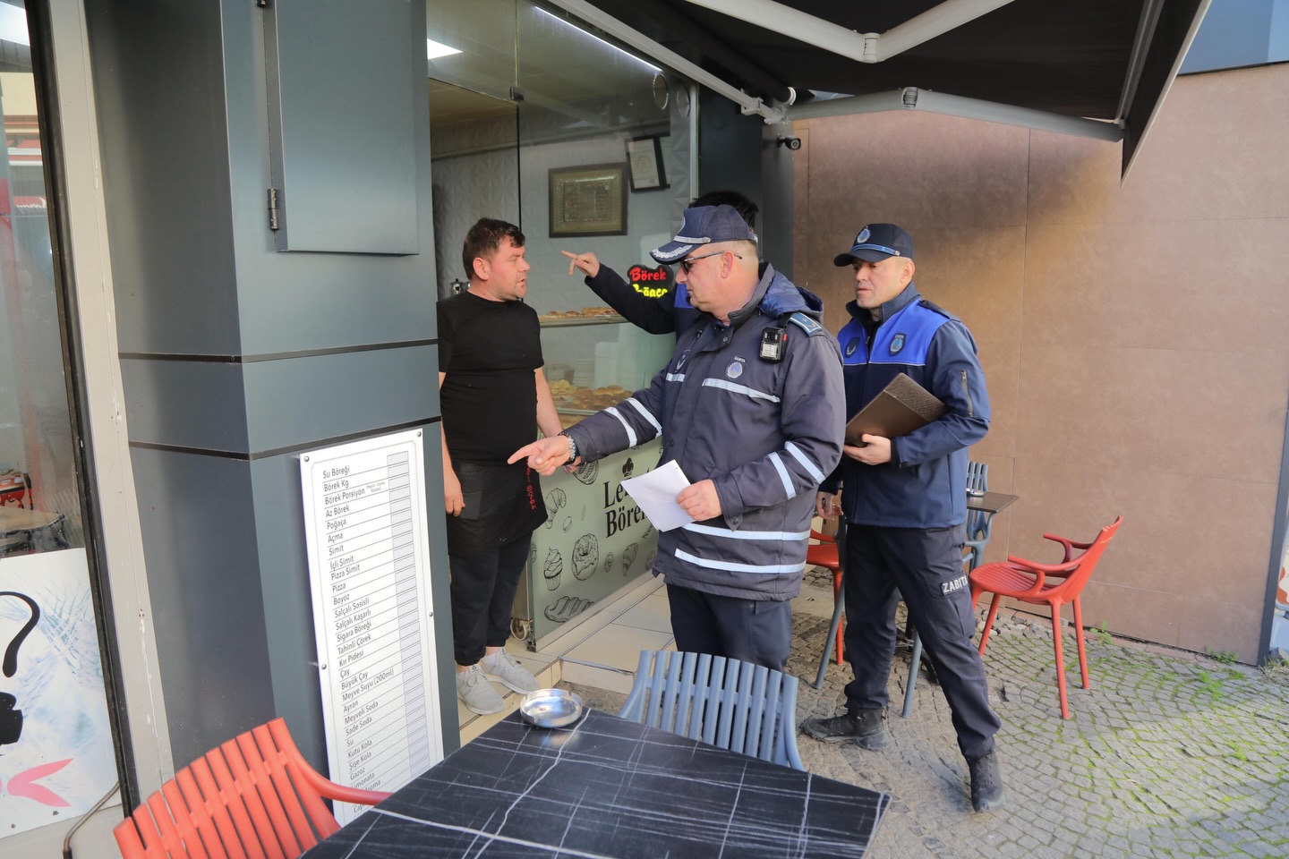 Zabıtadan fiyat listesi ve menü denetimi