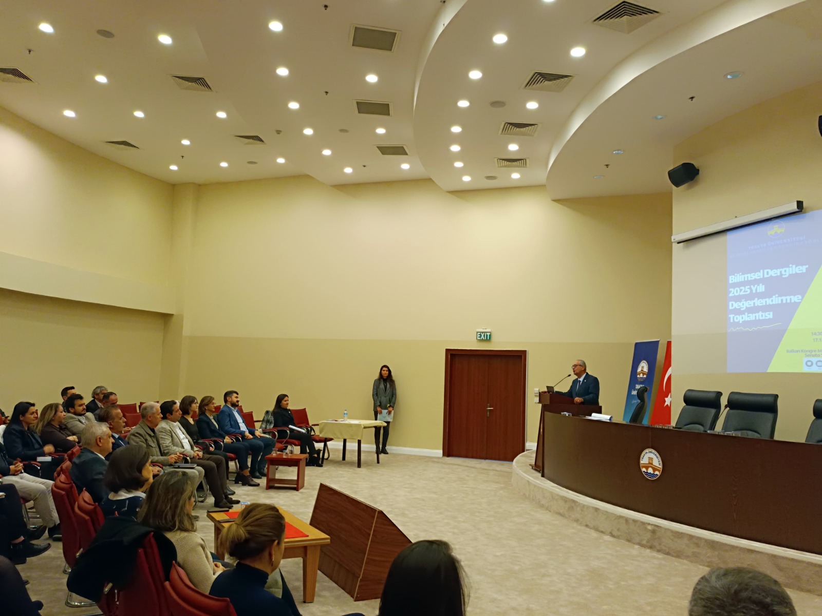 Üniversitenin 18 dergisi masaya yatırıldı