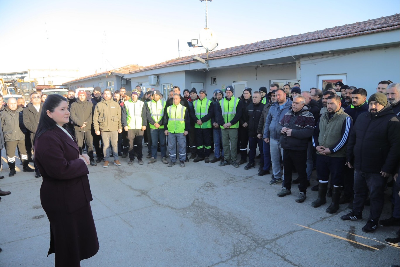 Gencan'dan saha ekiplerine ziyaret