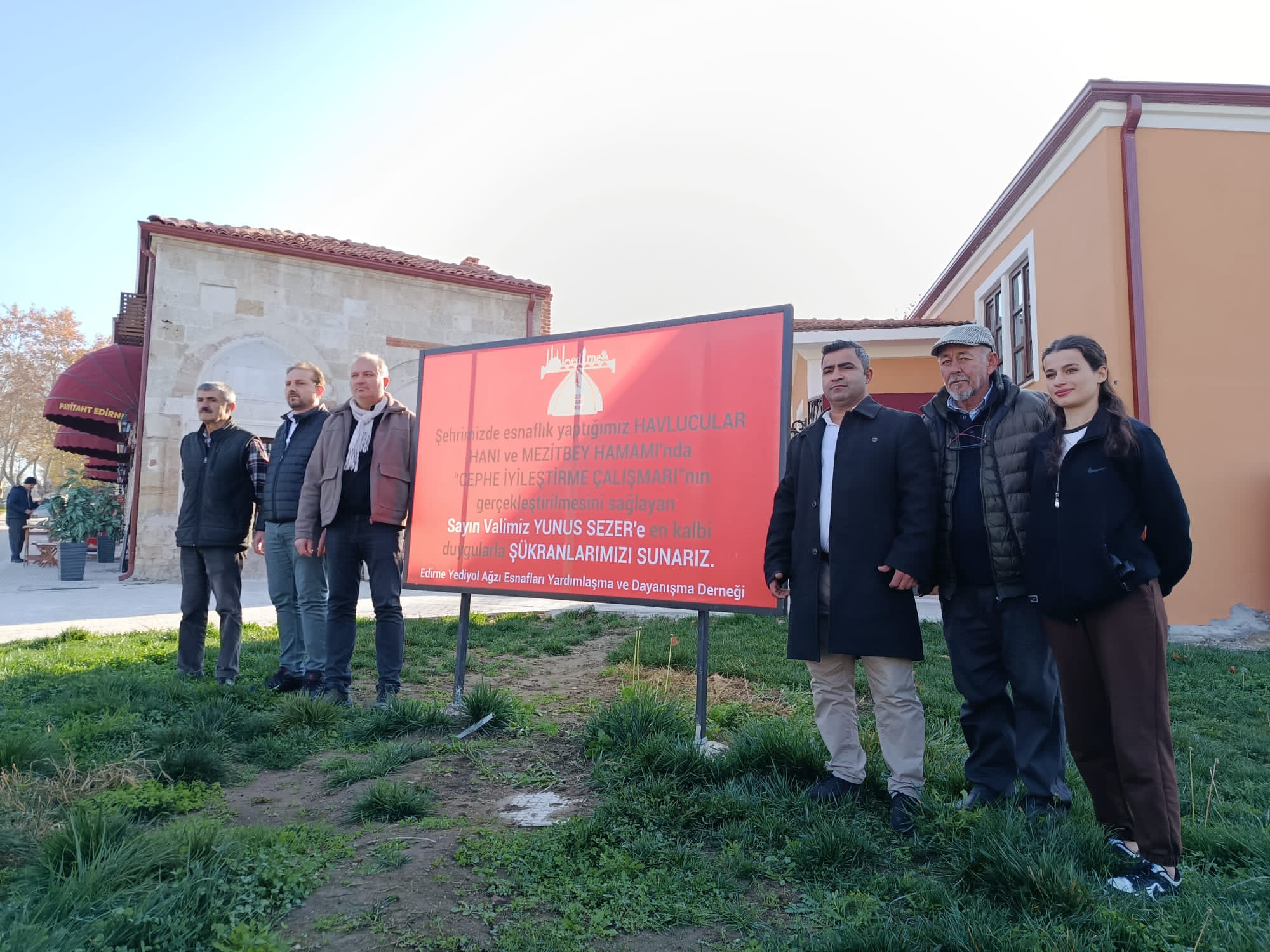 Havlucular Hanı esnafından Vali Sezer'e tabelalı teşekkür