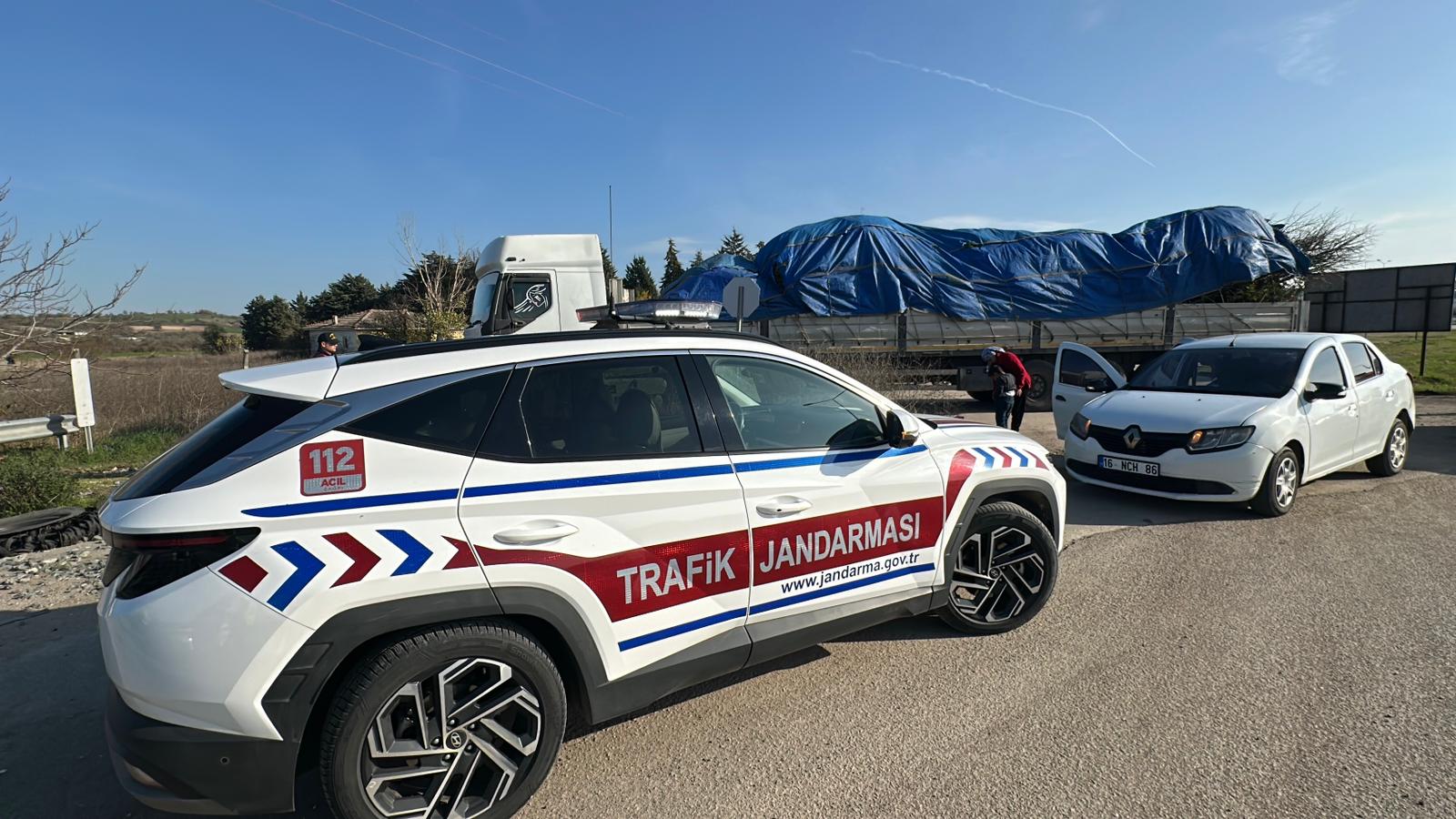 Üç aracın karıştığı kazada 1 yaralı