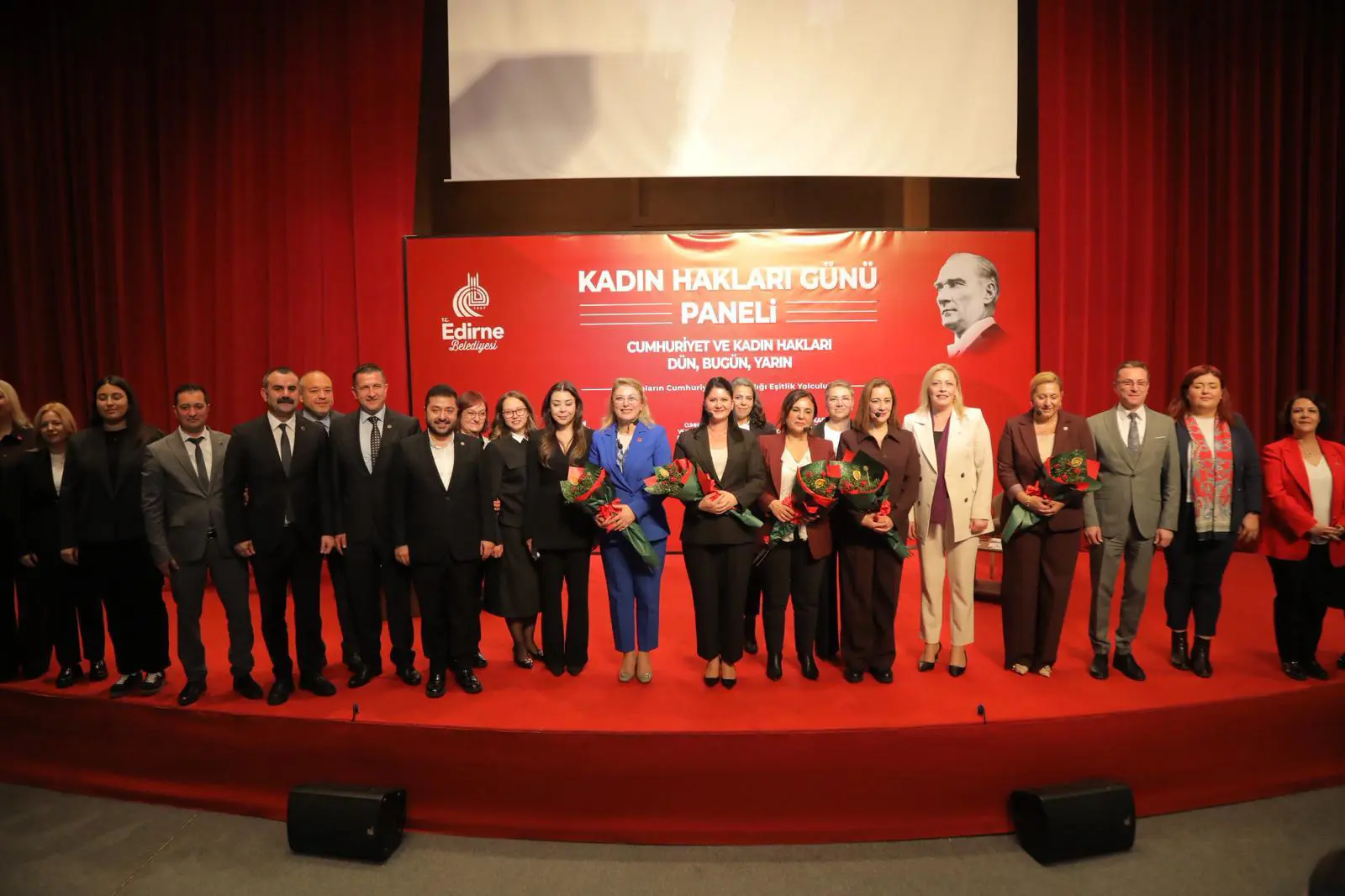 Belediyeden geçmişten geleceğe kadın hakları paneli