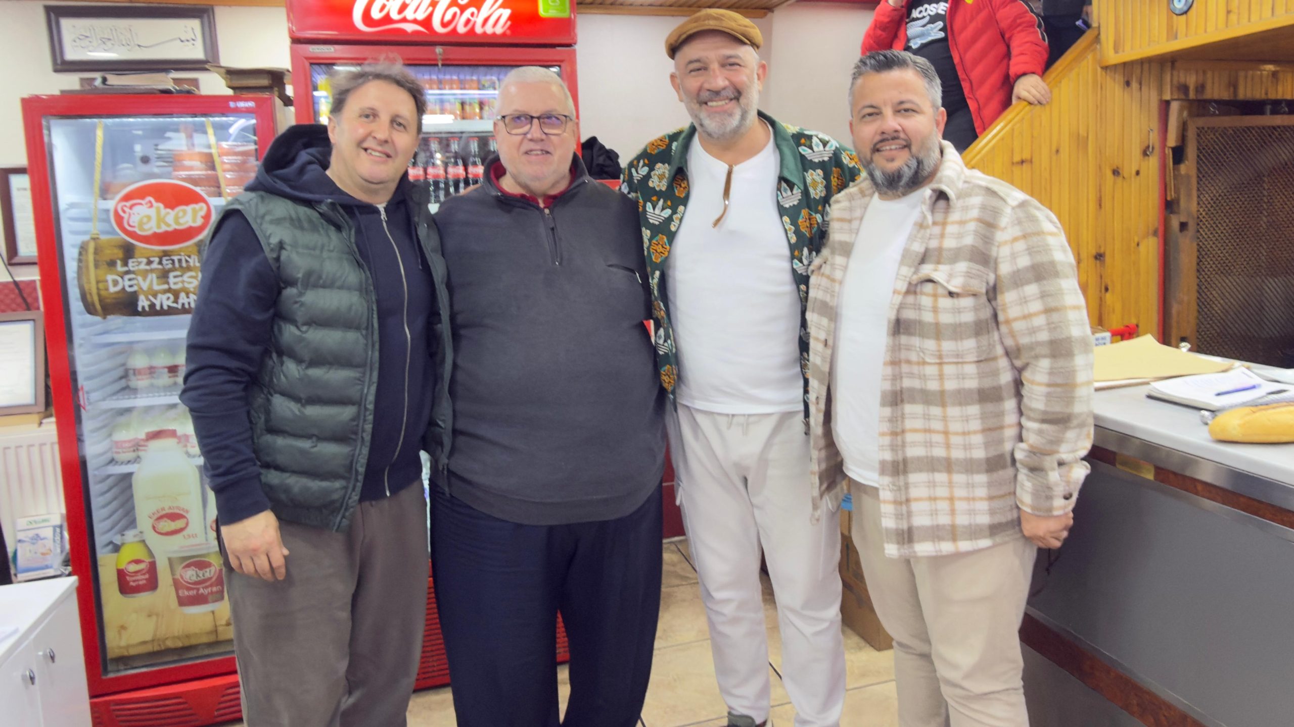 Ünlü oyunculara tava ciğeri ikramı