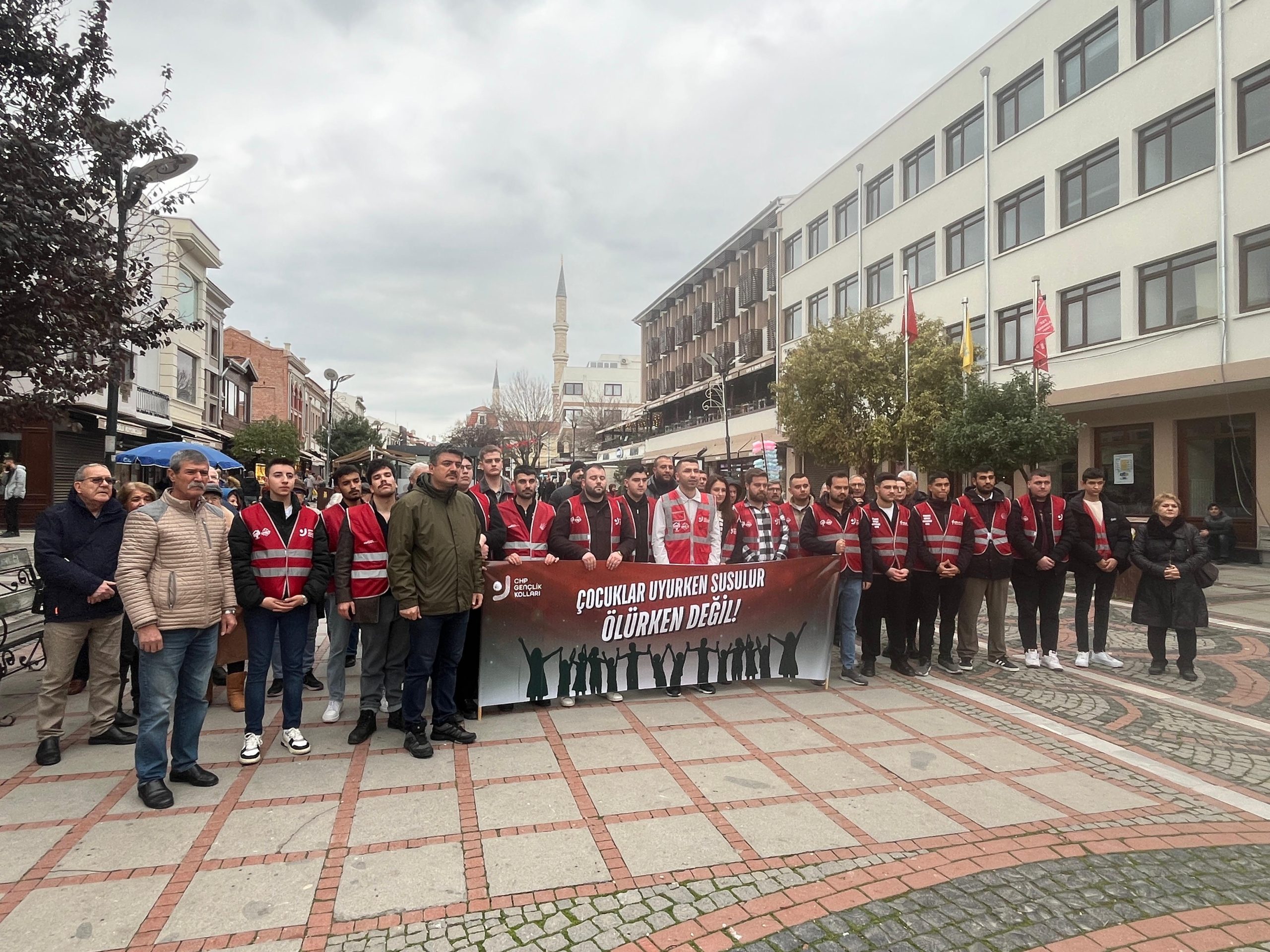 “Çocuklar atölyelerde can vermesin”