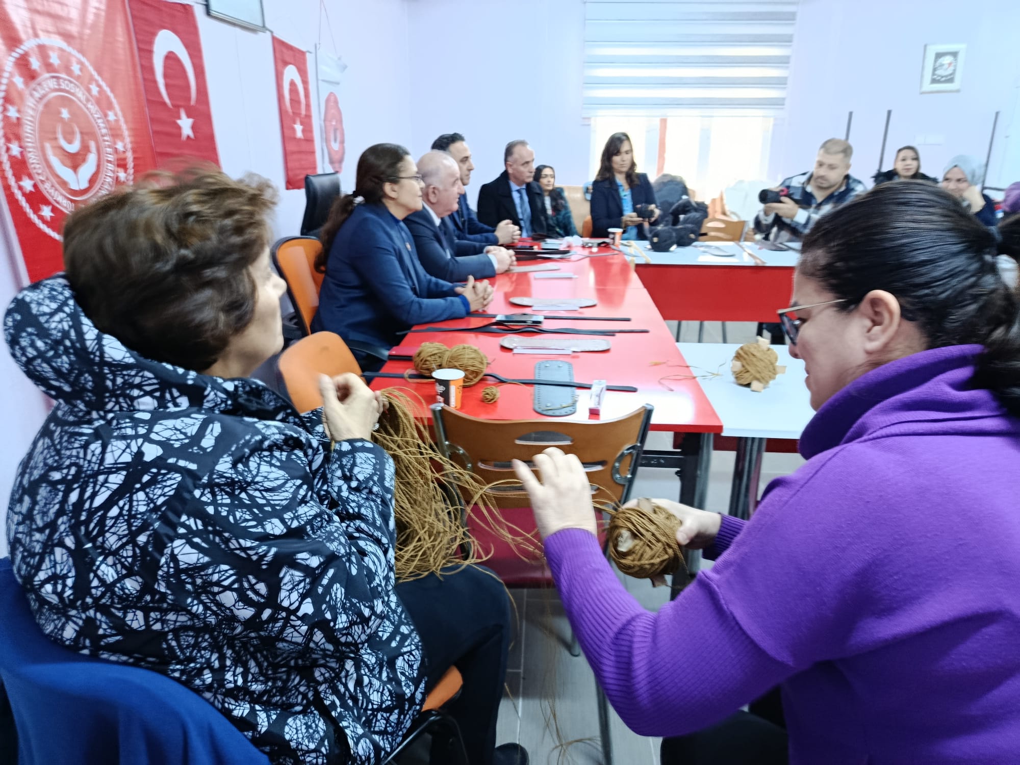 Şehit yakınlarına kağıt ipten örgü kursu