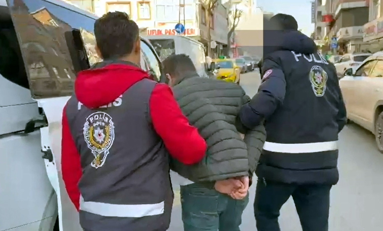 93 farklı suçtan aranıyordu