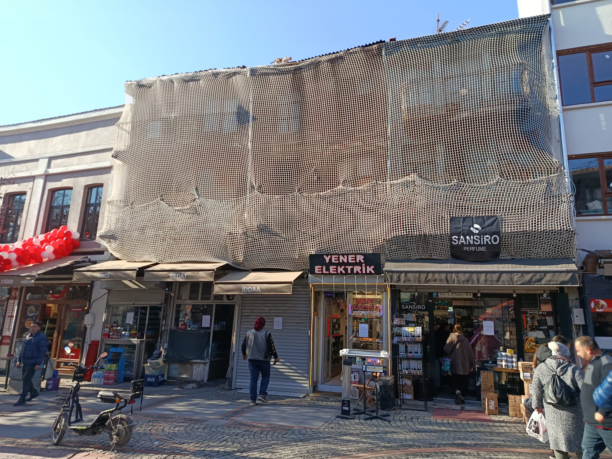 Saraçlar'da 5 dükkana tahliye kararı!