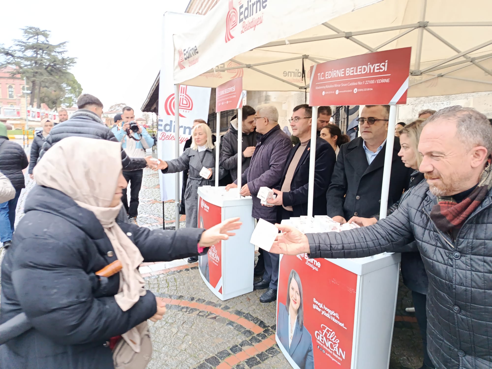 Belediyeden kandil simidi ikramı