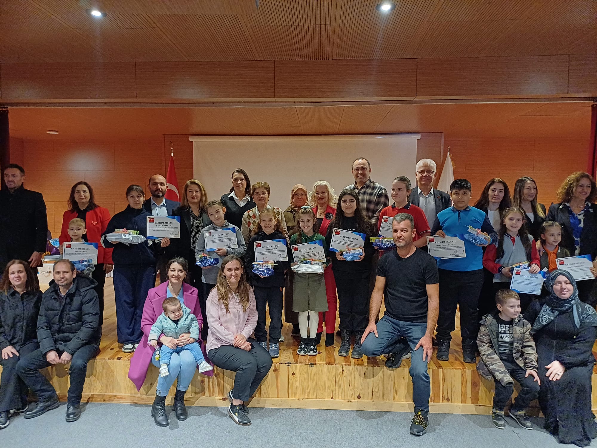 Minik ellerden büyük mesajlar