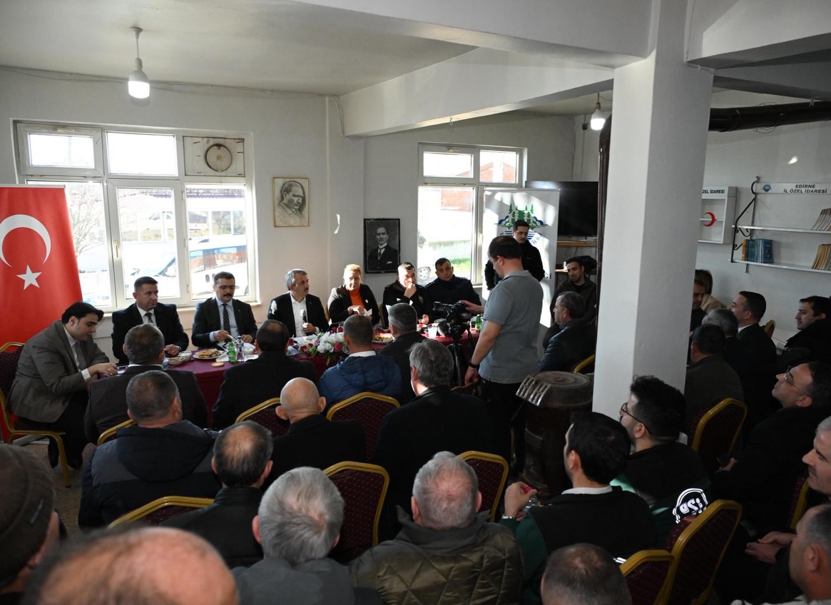 Vali Sezer Muhtarlar ve vatandaşlarla bir araya geldi