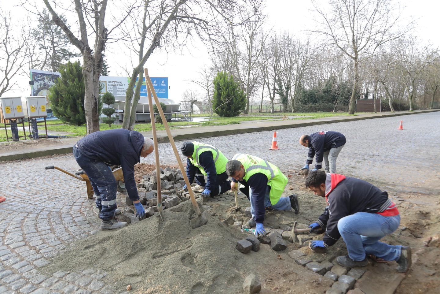 Karaağaç yolu elden geçiyor