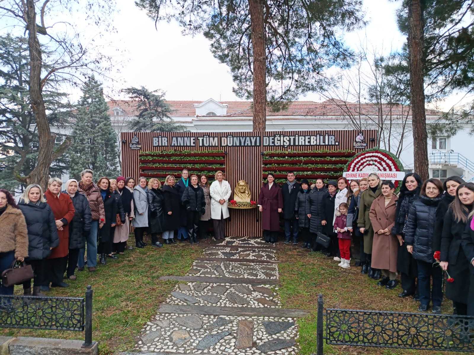 Cumhuriyetin annesi Zübeyde Hanım'a vefa!