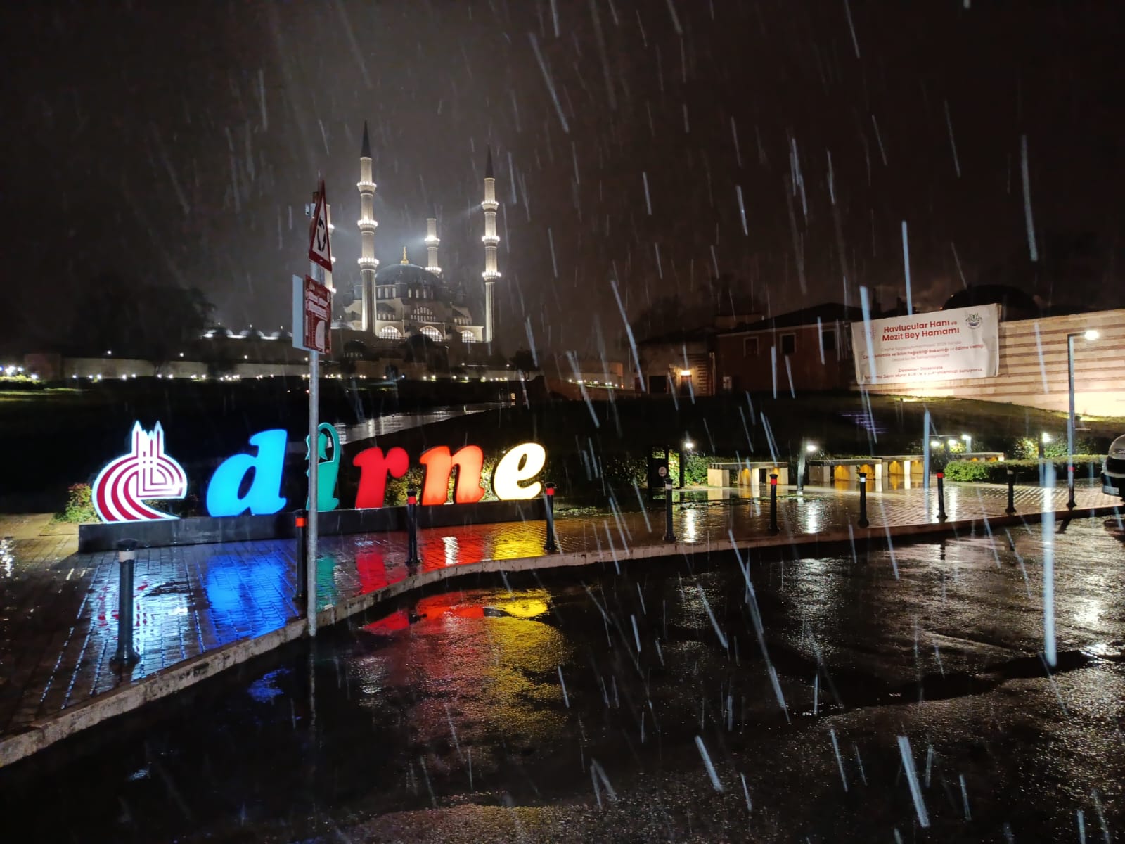 Beklenen Kar Yağışı Başladı: Buzlanmaya karşı dikkat!