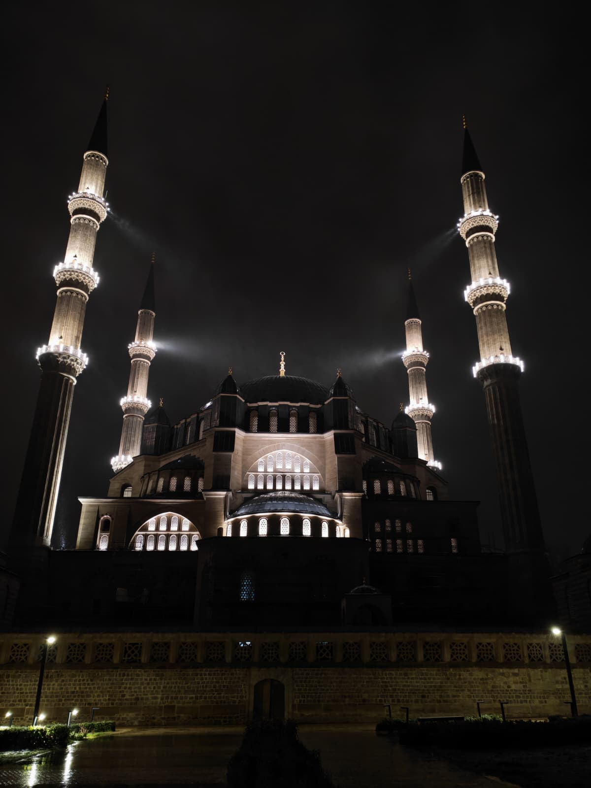 Selimiye’nin Gece Kimliği Değişti!