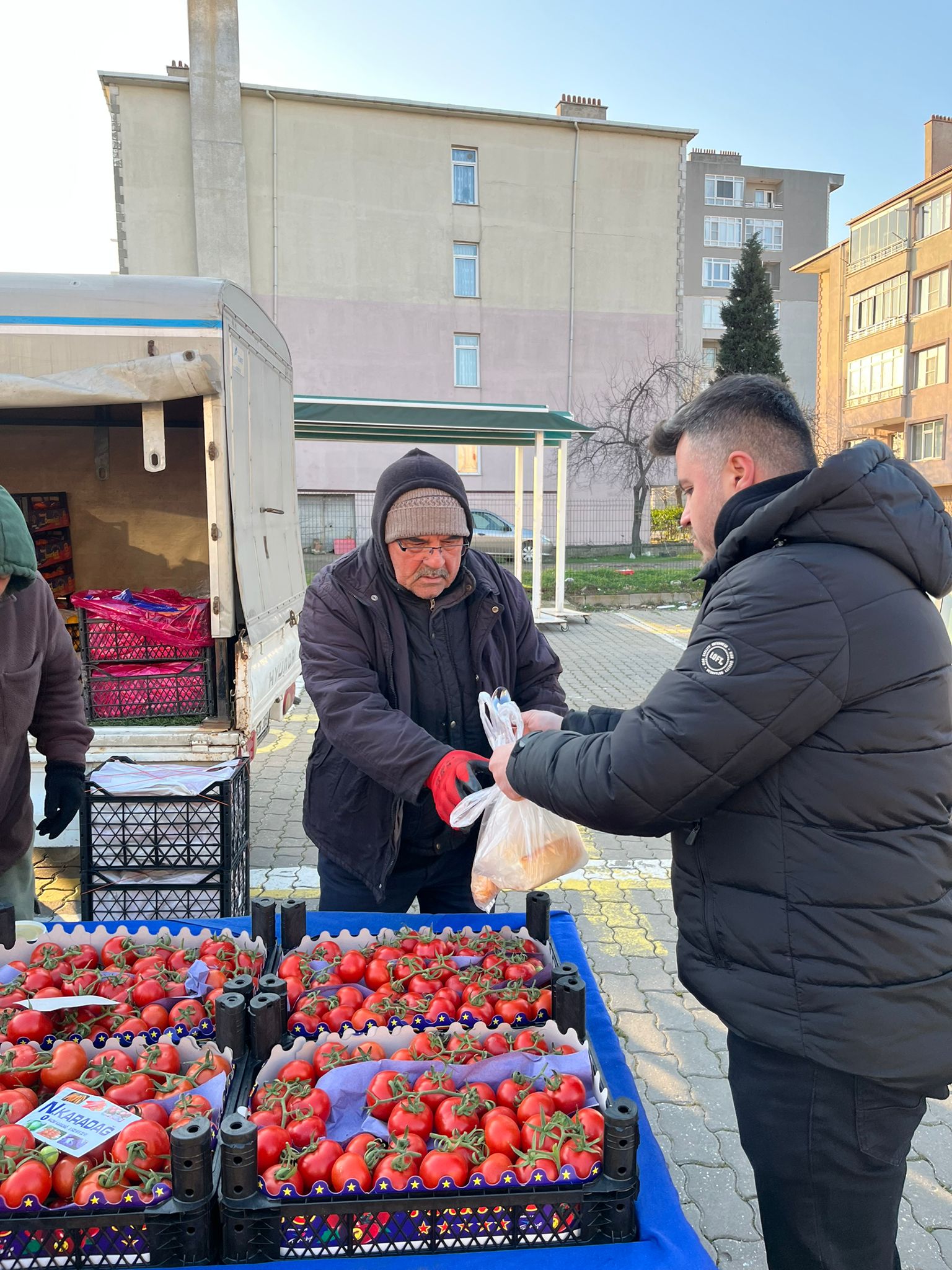 Pazarcıya Sıcak Moral