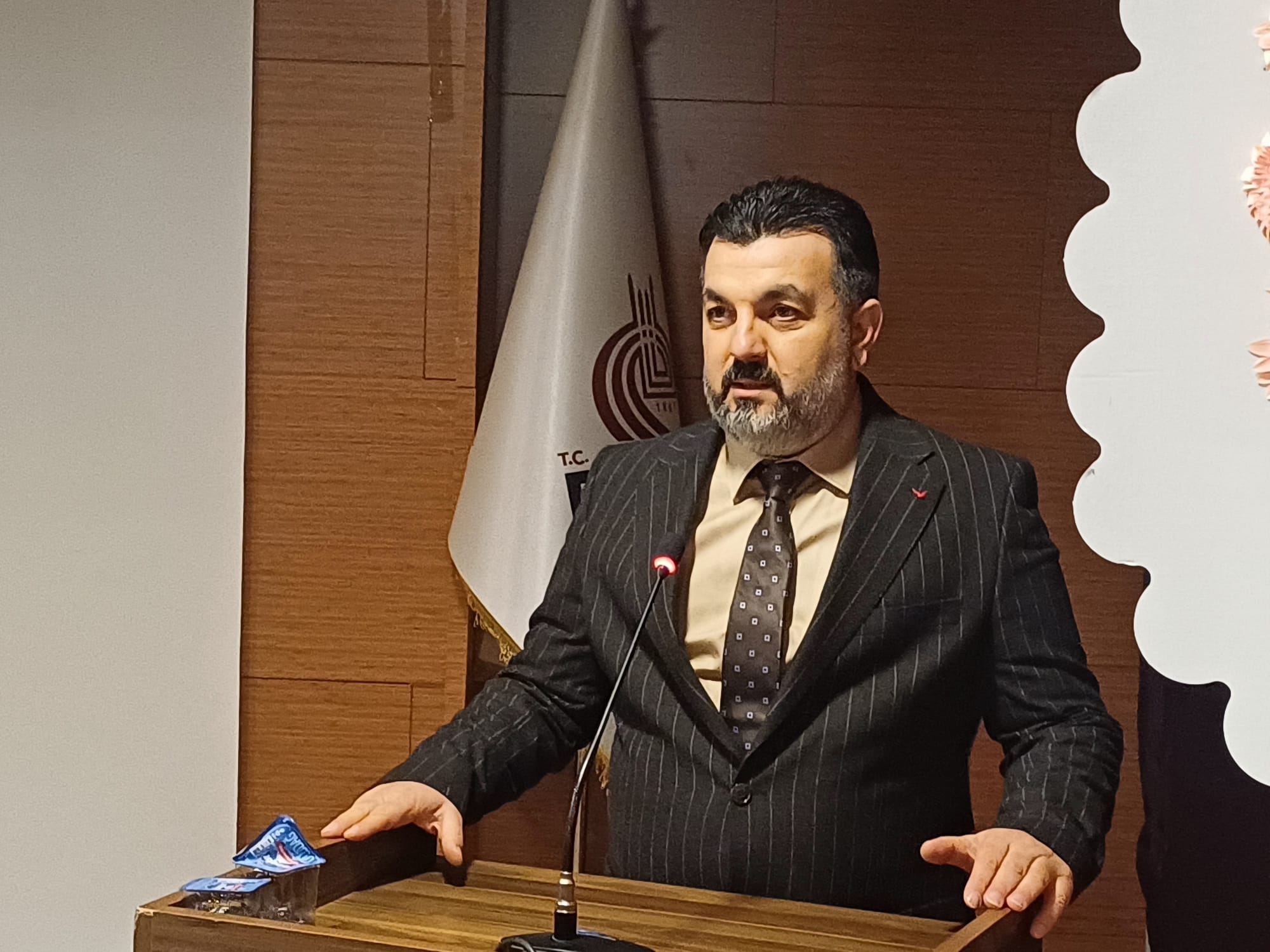 Pazarcı esnafının tercihi üçüncü kez Şeref Hasır!