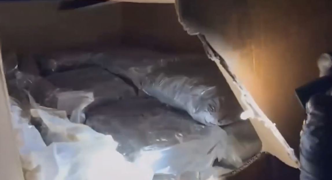 TIR’dan Kokain Fışkırdı