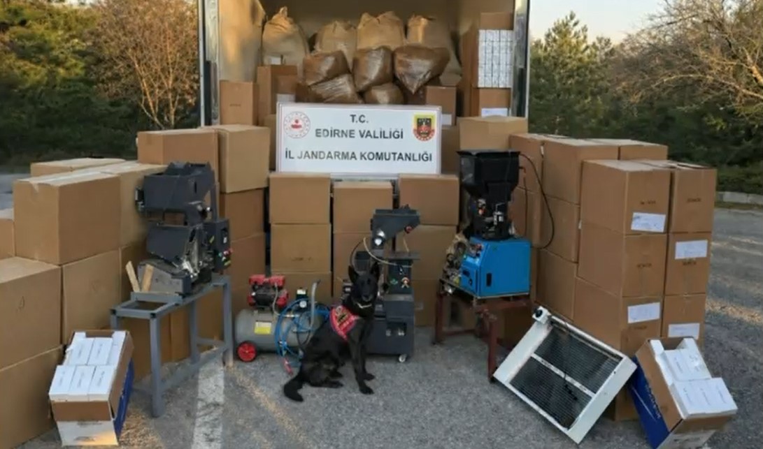 Binlerce kaçak tütün ürünleri ele geçirildi