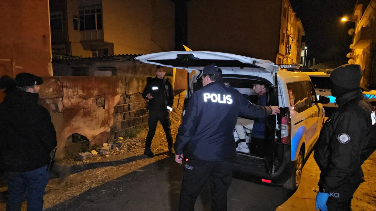 Kaleiçi'nde göçmen operasyonu