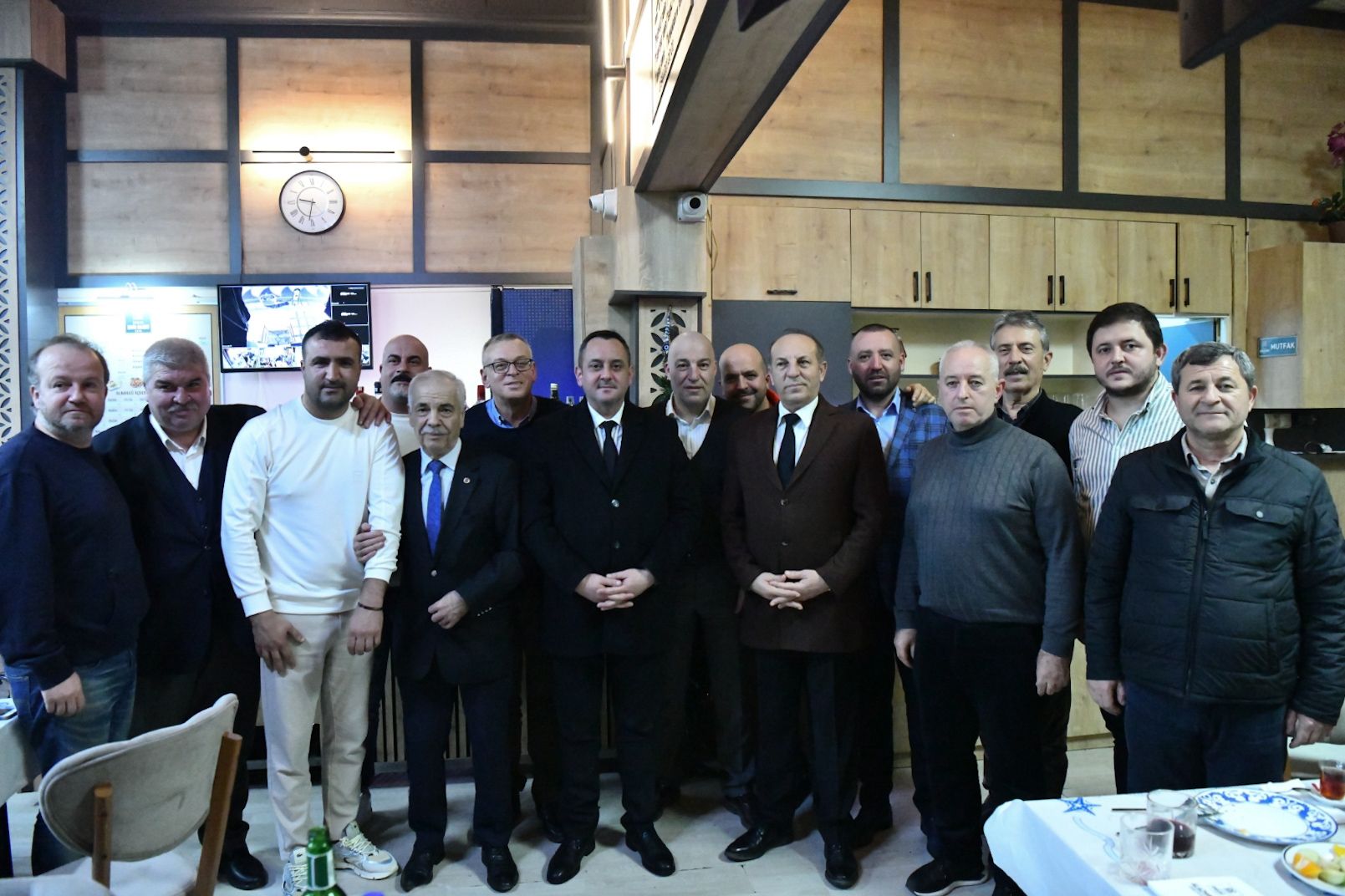 Zarlar dayanışma için atıldı, ödüller Melek'e gitti!