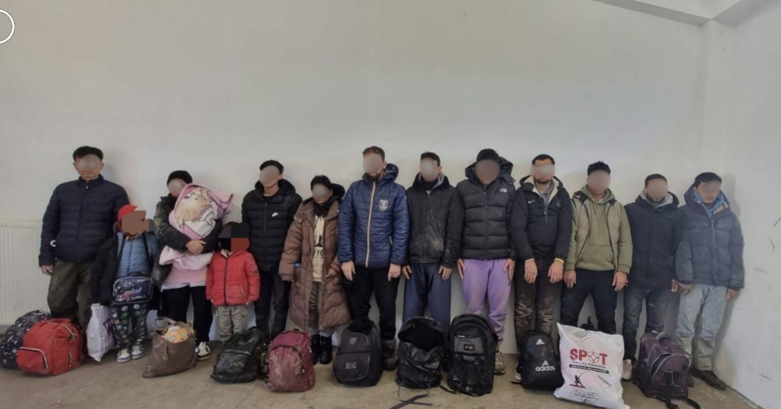14 Düzensiz Göçmen Yakalandı