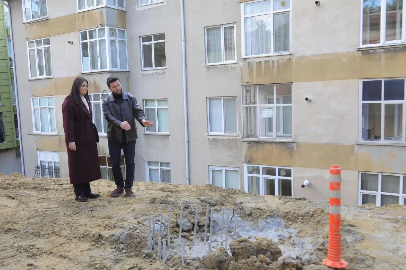 Gencan'dan çöken duvarda inceleme