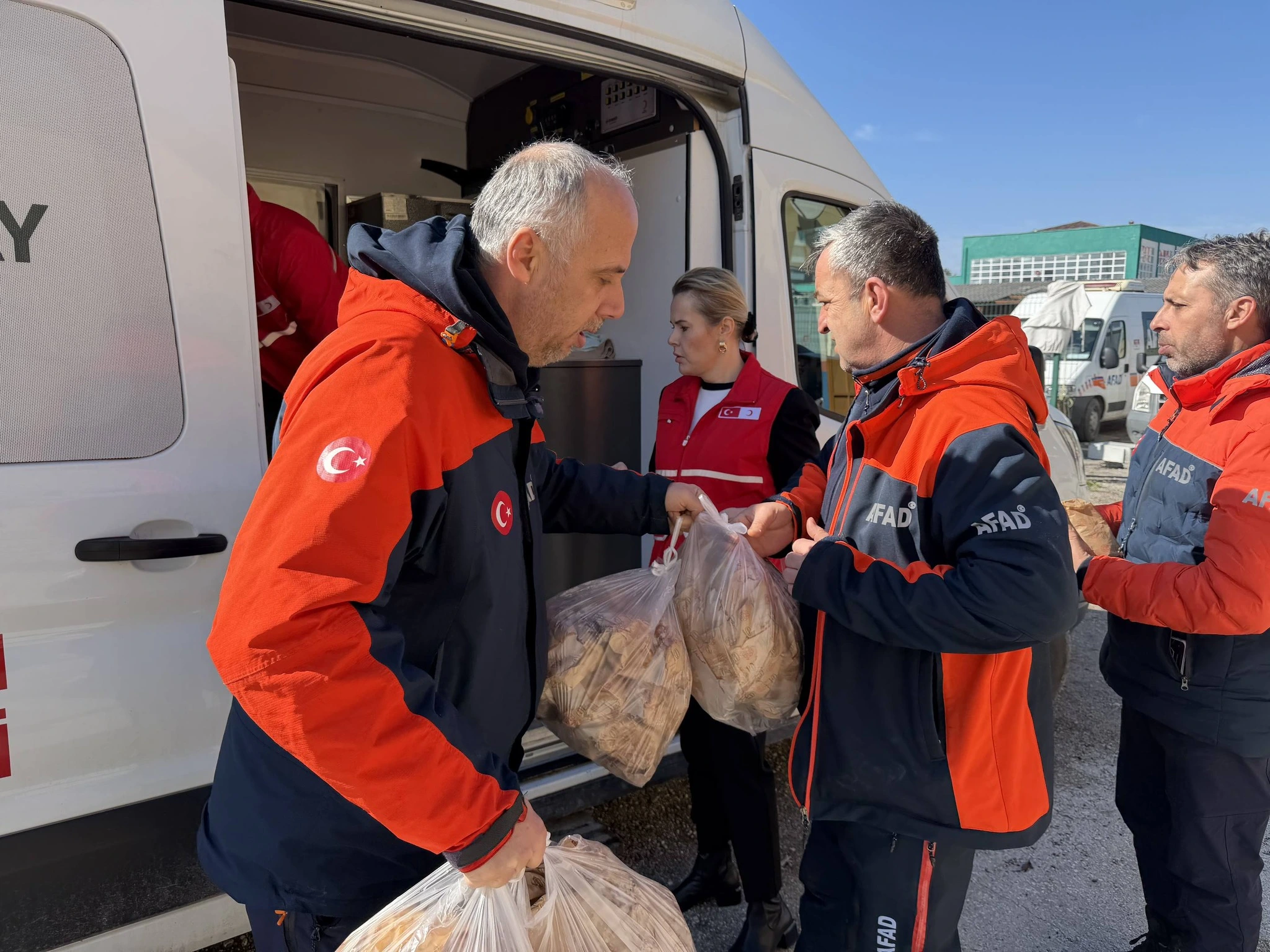 Kızılay’dan AFAD Ekiplerine Kumanya Desteği